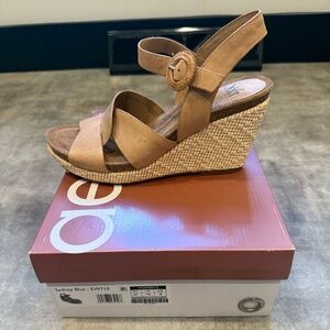 Aertrex Wedge Tan Sandal size 10